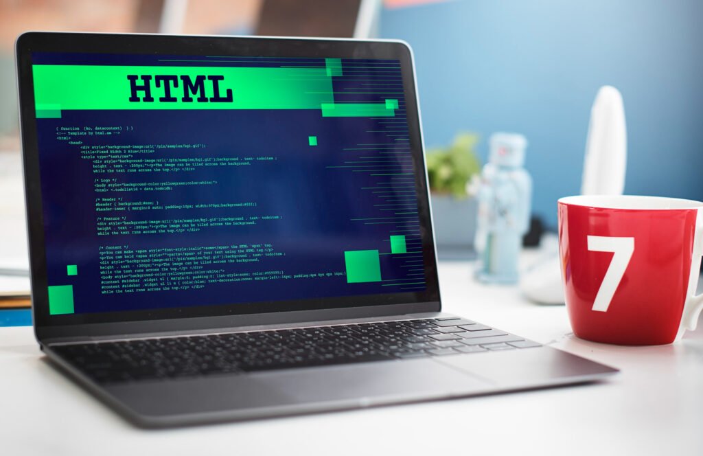 Écran affichant du code HTML, démontrant le rôle technique des balises méta en SEO.